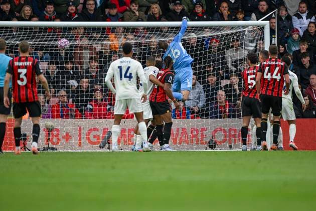 Bournemouth v Nottingham Forest Premier League Marcus Tavernier of Bournemouth scores direct from a corner during the Premier League match at the Vitality Stadium, Bournemouth UK Newspapers OUT Copyright: xJeremyxLandeyx FIL-22402-0028