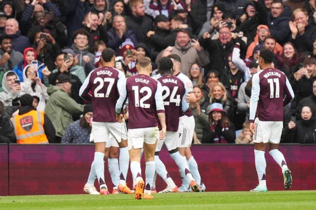 Aston Villa v Manchester City, Premier League Matty Cash of Aston Villa celebrating his goal to make it 1-0 during the Aston Villa v Manchester City Premier League match at Villa Park, Birmingham, England on 26 October 2025 Credit: Dylan Hepworth Every Second Media Editorial use only. All images are copyright Every Second Media Limited. No images may be reproduced without prior permission. All rights reserved. Premier League and Football League images are subject to licensing agreements with Football DataCo Limited. see https: www.football-dataco.com Copyright: xIMAGO EveryxSecondxMediax ESM-1641-0027 DylanxHepworthx xEveryxSecondxMediax