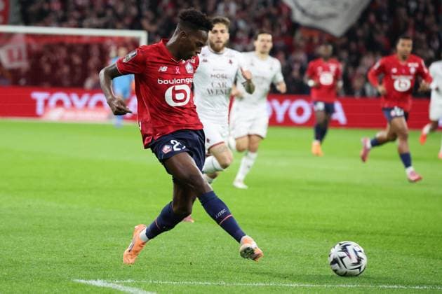 FOOTBALL : LOSC Lille vs Metz - Ligue 1 J9 - 26 10 2025 FÃ lix CORREIA (LOSC Lille) lors du match LOSC Lille vs Metz, Ligue 1 J9, Decathlon Arena stade Pierre Mauroy, le 26 octobre 2025 - photo Laurent Sanson PsnewZ  Copyright: xLaurentxSANSONx xPsnewZx