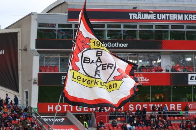 Flag Bayer Leverkusen GER, Bayer Leverkusen vs SC Freiburg, Football, 1 Liga, Matchday 8, Season 2025 2026, 26 10 2025 DFL REGULATIONS PROHIBIT ANY USE OF PHOTOGRAPHS AS IMAGE SEQUENCES AND OR QUASI VIDEO GER, Bayer Leverkusen vs SC Freiburg, Football, 1 Liga, Matchday 8, Season 2025 2026, 26 10 2025 Leverkusen Copyright: xEibner-Pressefoto FrankxZeisingx EP_FZG