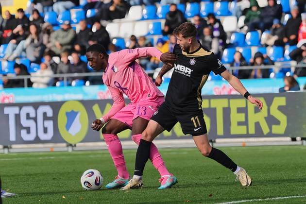 from left in duel David Mokwa Ntusu TSG Hoffenheim II, 13 , Eric Uhlmann FC Erzgebirge Aue, 11 GER, TSG 1899 Hoffenheim II vs FC Erzgebirge Aue, Football, 3 Liga, Matchday 12, Season 2025 2026, 26 10 2025 DFL DFB REGULATIONS PROHIBIT ANY USE OF PHOTOGRAPHS as IMAGE SEQUENCES and or QUASI VIDEO GER,TSG 1899 Hoffenheim II vs FC Erzgebirge Aue, Football, 3 Liga, Matchday 12, Season 2025 2026, 26 10 2025 Hoffenheim Copyright: xEibner-Pressefoto JoergxHirschx EP_JHH