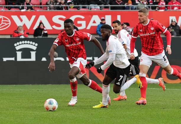 26 10 2025 Soccer Season 2025 2026 2 Soccer Bundesliga 10 Matchday 1 FC Kaiserslautern FCK Lautern Red Devils 1 FC Nuremberg FCN Club Sportfoto Zink DaMa xdaxmax DFL regulations prohibit any use of photographs as image sequences and or quasi video only for editorial use Maxwell Gyamfi 4, 1 FC Kaiserslautern FCK Mickael Mickaël Biron 7, 1 FC Nuremberg FCN