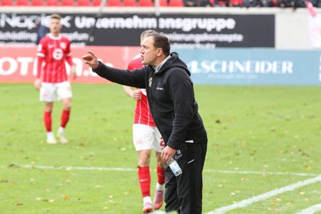 26 10 2025 xmgoodx Offenbach am Main, Sparda Bank Hessen Stadion Stadion Bieberer Berg Regionalliga Season 2025 2026 Kickers Offenbach OFC SV Eintracht Trier 05 Coach Thomas Klasen SV Eintracht Trier 05