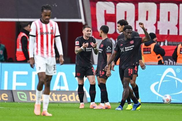 26 10 2025, Soccer, 1 Bundesliga, Matchday 8 Season 2025 2026, Bayer Leverkusen SC Freiburg, Ernest Poku Bayer Leverkusen celebrates the goal for 1 0 xRHR PHOTO TKx Copyright: RHR-FOTOx RHR-FOTO TK
