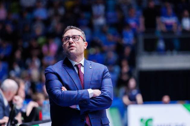 easycredit BBL, Frankfurt Skyliners Syntainics MBC, 26 10 2025 Coach Marco Ramondino SYNTAINICS MBC on the sideline Match of the easycredit BBL easycredit BBL, Frankfurt Skyliners Syntainics MBC on Matchday 5 of the 25 26 season at the Süwag Energie ARENA on 26 10 2025 Copyright: xBEAUTIFULxSPORTS Hahnex