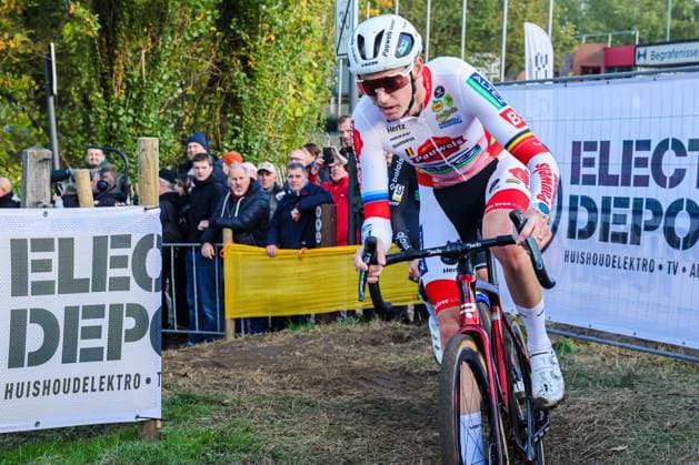Telenet Superprestige Overijse OVERIJSE, BELGIUM - OCTOBER 26 : Vanthourenhout Michael (BEL) of Pauwels Sauzen - Cibel Clementines in action during the Telenet Superprstige Overijse cyclorcross pictured on October 26, 2025 in Overijse, Belgium, 26 10 2025 Overijse Belgium  Copyright: xGbax