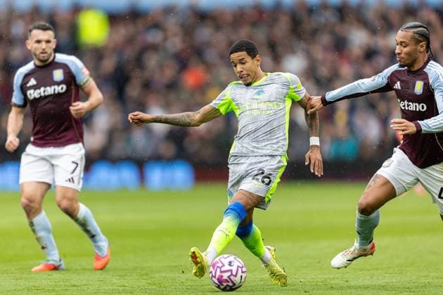 Aston Villa v Manchester City Premier League 26 10 2025. Manchester City midfielder Savinho (26) plays a pass during the Premier League match between Aston Villa and Manchester City at Villa Park, Birmingham, England on 26 October 2025. Editorial use only DataCo restrictions apply See www.football-dataco.com , Copyright: xManjitxNarotrax PSI-23113-0027