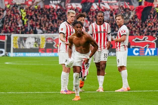 Germany Soccer Bundesliga 2025 26, 8 Matchday Bayer 04 Leverkusen vs SC Freiburg BayArena Leverkusen Junior Adamu SC Freiburg, 20 moves Leverkusen North Rhine-Westphalia Germany Copyright: xJOERANxSTEINSIEKx