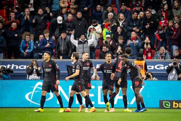 LEVERKUSEN, GERMANY - OCTOBER 26: Ernest Poku (Bayer 04 Leverkusen, 19) celebrates his 1:0 goal during the Bundesliga match (gameday 8) between Bayer 04 Leverkusen vs. SC Freiburg at BayArena on October 26, 2025 in Leverkusen, Germany. (Photo by Axel Kohring Beautiful Sports) DFL REGULATIONS PROHIBIT ANY USE OF PHOTOGRAPHS AS IMAGE SEQUENCES AND OR QUASI-VIDEO. Nordrhein-Westfalen Germany Copyright: xBEAUTIFULxSPORTS AxelxKohringx