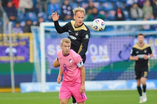 Header duel v li Yannis Hoer TSG Hoffenheim II, 16 , Janine Ehlers FC Erzgebirge Aue, 24 GER, TSG 1899 Hoffenheim II vs FC Erzgebirge Aue, Football, 3 Liga, Matchday 12, Season 2025 2026, 26 10 2025 DFL DFB REGULATIONS PROHIBIT ANY USE OF PHOTOGRAPHS as IMAGE SEQUENCES and or QUASI VIDEO GER,TSG 1899 Hoffenheim II vs FC Erzgebirge Aue, Football, 3 Liga, Matchday 12, Season 2025 2026, 26 10 2025 Hoffenheim Copyright: xEibner-Pressefoto JoergxHirschx EP_JHH