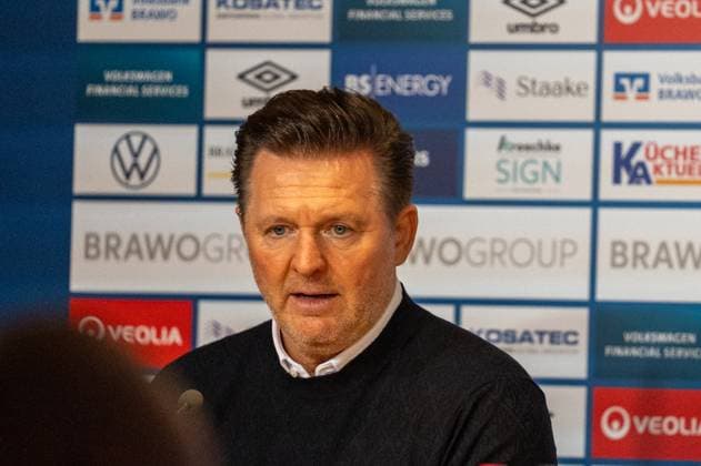Germany, Football, 2 Bundesliga, Matchday 10 2025 2026, Eintracht Braunschweig Hannover 96 on 26 10 in Braunschweig Eintracht Stadion Christian Titz Coach Hannover 96 at the press conference after the match Copyright: xSvenxHeidmannx