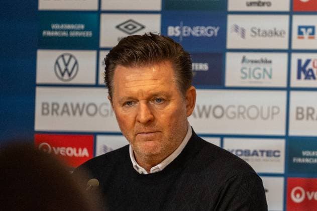 Germany, Football, 2 Bundesliga, Matchday 10 2025 2026, Eintracht Braunschweig Hannover 96 on 26 10 in Braunschweig Eintracht Stadion Christian Titz Coach Hannover 96 at the press conference after the match Copyright: xSvenxHeidmannx