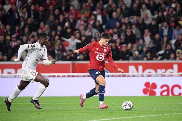 LOSC Lille v FC Metz - Ligue 1 McDonald s 2025 2026 15 Terry YEGBE (fcm) - 07 Matias Fernandez PARDO (losc) during the Ligue 1 McDonald s match between Lille and Metz at Stade Pierre Mauroy on October 26, 2025 in Lille, France. Lille France  Copyright: xFEPx 776348170