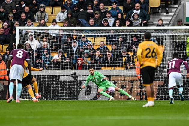 26th October 2025; Molineux Stadium, Wolverhampton, West Midlands, England; Premier League Football, Wolverhampton Wanderers versus Burnley; Jorgen Strand Larsen of Wolverhampton Wanderers scores past Martin Dubravka of Burnley in the 42nd minute from the penalty spot for 1-2  GodfreyxPitt