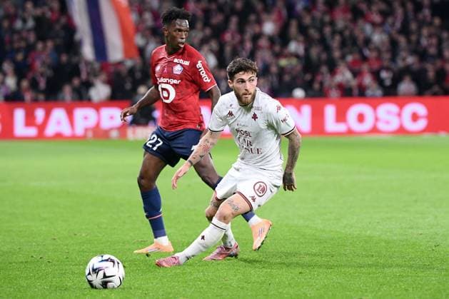 LOSC Lille v FC Metz - Ligue 1 McDonald s 2025 2026 07 Giorgi TSITAICHVILI (fcm) - 27 Felix CORREIA (losc) during the Ligue 1 McDonald s match between Lille and Metz at Stade Pierre Mauroy on October 26, 2025 in Lille, France. Lille France  Copyright: xFEPx 776348170