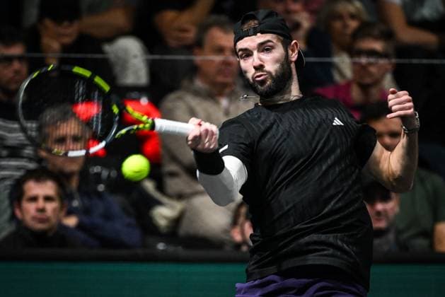 October 26, 2025, Nanterre, France, France: Jacob FEARNLEY of Great Britain during the second qualifying day of the Rolex Paris Masters 1000 tennis tournament at Paris La Defense Arena on October 26, 2025 in Nanterre near Paris, France. Nanterre France - ZUMAm308 20251026_zsp_m308_036 Copyright: xMatthieuxMirvillex