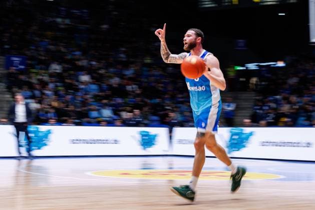 easycredit BBL, Frankfurt Skyliners Syntainics MBC, 26 10 2025 Logan Johnson Frankfurt Skyliners, 0 with ball Game of the easycredit BBL easycredit BBL, Frankfurt Skyliners Syntainics MBC on Matchday 5 of the 25 26 season at the Süwag Energie ARENA on 26 10 2025 Copyright: xBEAUTIFULxSPORTS Hahnex