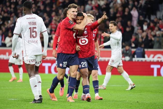 FOOTBALL : LOSC Lille vs Metz - Ligue 1 J9 - 26 10 2025 Joie des joueurs du LOSC apres le but de Hamza IGAMANE (LOSC Lille) lors du match LOSC Lille vs Metz, Ligue 1 J9, Decathlon Arena stade Pierre Mauroy, le 26 octobre 2025 - photo Laurent Sanson PsnewZ  Copyright: xLaurentxSANSONx xPsnewZx