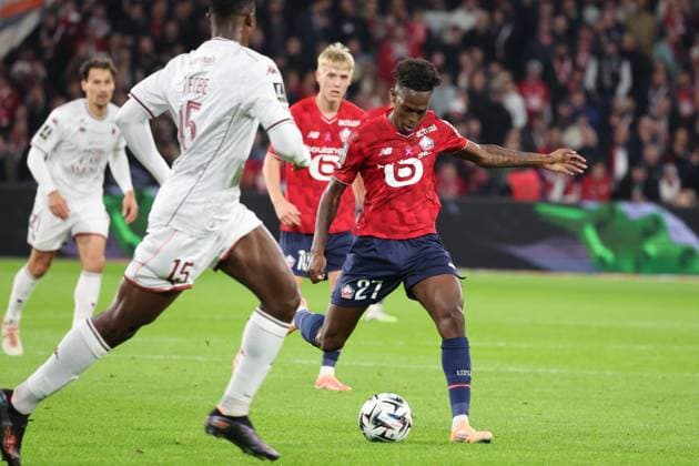 FOOTBALL : LOSC Lille vs Metz - Ligue 1 J9 - 26 10 2025 Tir et but de FÃ lix CORREIA (LOSC Lille) lors du match LOSC Lille vs Metz, Ligue 1 J9, Decathlon Arena stade Pierre Mauroy, le 26 octobre 2025 - photo Laurent Sanson PsnewZ  Copyright: xLaurentxSANSONx xPsnewZx