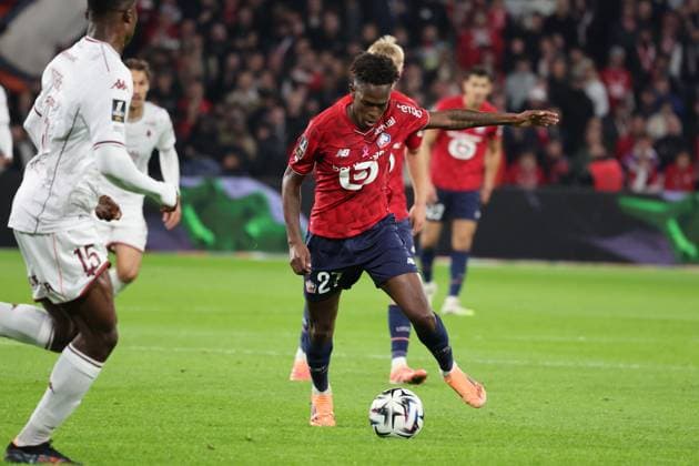FOOTBALL : LOSC Lille vs Metz - Ligue 1 J9 - 26 10 2025 Tir et but de FÃ lix CORREIA (LOSC Lille) lors du match LOSC Lille vs Metz, Ligue 1 J9, Decathlon Arena stade Pierre Mauroy, le 26 octobre 2025 - photo Laurent Sanson PsnewZ  Copyright: xLaurentxSANSONx xPsnewZx