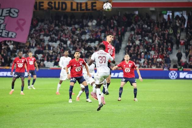 FOOTBALL : LOSC Lille vs Metz - Ligue 1 J9 - 26 10 2025 Action lors du match LOSC Lille vs Metz, Ligue 1 J9, Decathlon Arena stade Pierre Mauroy, le 26 octobre 2025 - photo Laurent Sanson PsnewZ  Copyright: xLaurentxSANSONx xPsnewZx