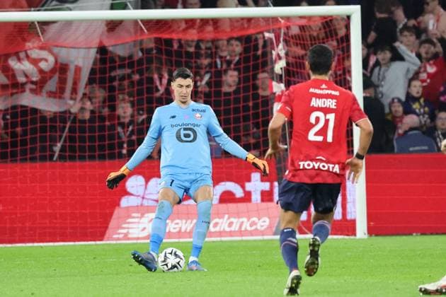 FOOTBALL : LOSC Lille vs Metz - Ligue 1 J9 - 26 10 2025 Berke ÖZER (LOSC Lille) lors du match LOSC Lille vs Metz, Ligue 1 J9, Decathlon Arena stade Pierre Mauroy, le 26 octobre 2025 - photo Laurent Sanson PsnewZ  Copyright: xLaurentxSANSONx xPsnewZx
