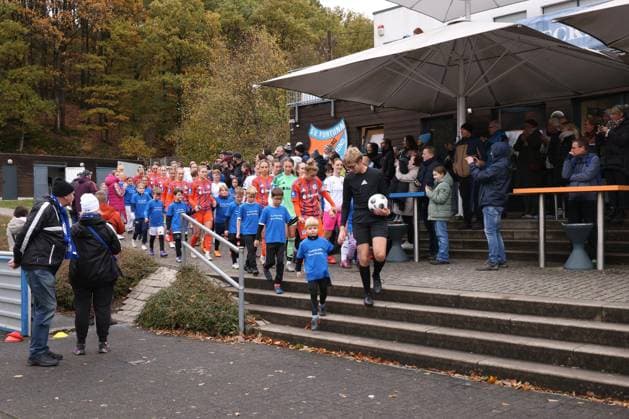 The teams run in Sunday 26 10 2025, Womens Westfalenliga season 25 26 10 Matchday in Freudenberg, SV Fortuna Freudenberg FC Schalke 04