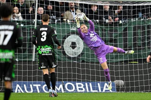 Cercle Brugge v SV Zulte Waregem - Jupiler Pro League BRUGGE, BELGIUM - OCTOBER 26 : Delanghe Maxime goalkeeper of Cercle Brugge during the Jupiler Pro League match between Cercle Brugge and SV Zulte Waregem on October 26, 2025 in Brugge, Belgium, 26 10 2025 Brugge Belgium  Copyright: xJanxDexMeuleneirx