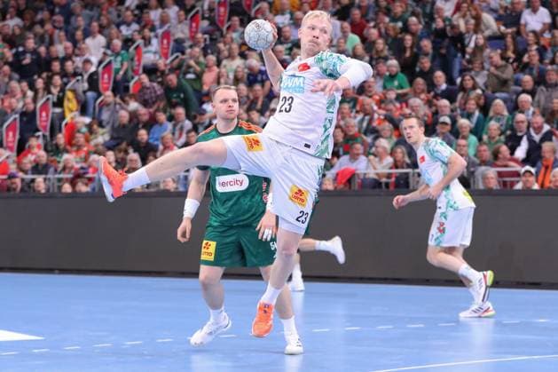 26 10 2025, xgox, Handball Daikin HBL, TSV Hannover Burgdorf SC Magdeburg emspor, v l Magnus Saugstrup Magdeburg, 23 throws goal, Torschuetze, scores goal, Treffer, scores the goal Hannover