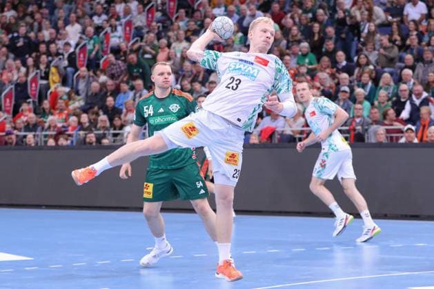 26 10 2025, xgox, Handball Daikin HBL, TSV Hannover Burgdorf SC Magdeburg emspor, v l Magnus Saugstrup Magdeburg, 23 throws goal, Torschuetze, scores goal, Treffer, scores the goal Hannover