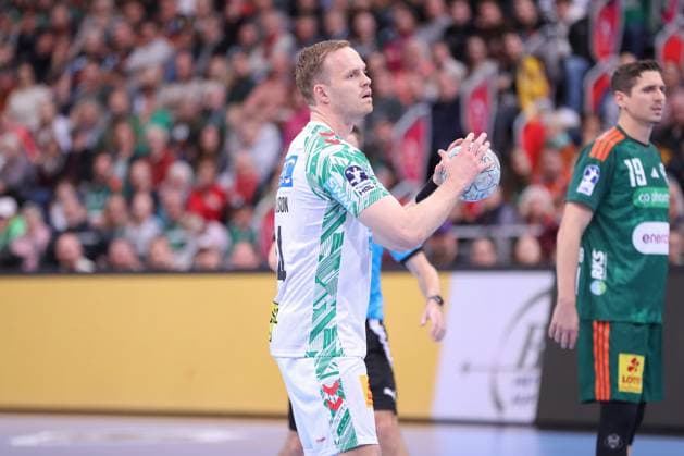 26 10 2025, xgox, Handball Daikin HBL, TSV Hannover Burgdorf SC Magdeburg emspor, v l Omar Ingi Magnusson Magdeburg, 14 at Siebenmeter Hannover