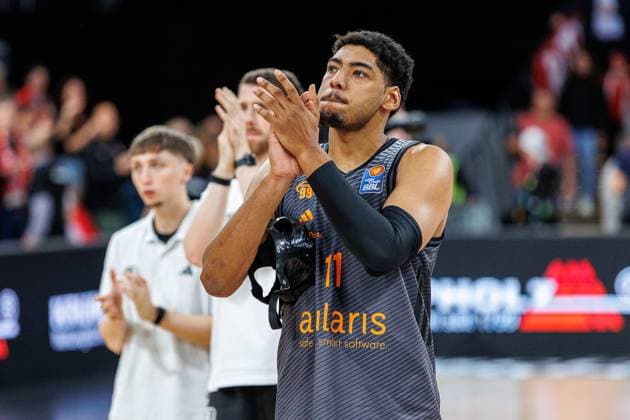 Kostja Mushidi Niners Chemnitz, 11 , disappointed, disappointment, negative emotions, negative emotion, end of game, BMA365 Bamberg Baskets vs Niners Chemnitz, Basketball, easyCredit BBL, Matchday 5, 26 10 2025 BMA365 Bamberg Baskets vs Niners Chemnitz, Basketball, easyCredit BBL, Matchday 5, 26 10 2025 Bamberg Copyright: xEibner-Pressefoto G.xSantemizx EP_EER