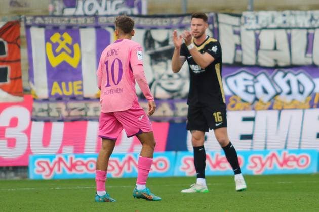 v li Luka Duric TSG Hoffenheim II, 10 , Ryan Malone FC Erzgebirge Aue, 16 GER, TSG 1899 Hoffenheim II vs FC Erzgebirge Aue, Football, 3 Liga, Matchday 12, Season 2025 2026, 26 10 2025 DFL DFB REGULATIONS PROHIBIT ANY USE OF PHOTOGRAPHS as IMAGE SEQUENCES and or QUASI VIDEO GER,TSG 1899 Hoffenheim II vs FC Erzgebirge Aue, Football, 3 Liga, Matchday 12, Season 2025 2026, 26 10 2025 Hoffenheim Copyright: xEibner-Pressefoto JoergxHirschx EP_JHH