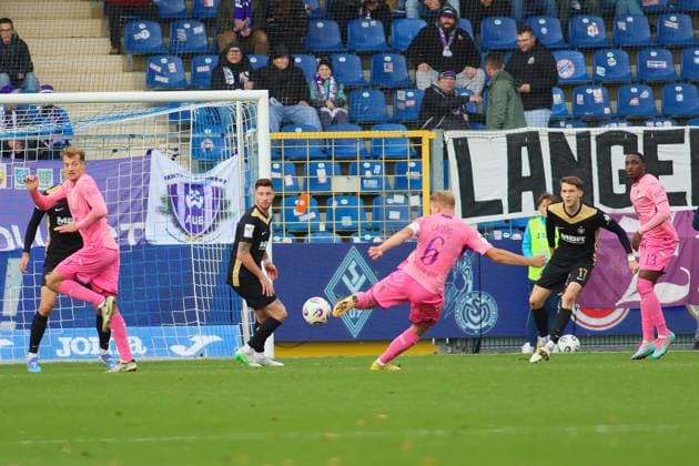 Goal kick by Valentin Laessig TSG Hoffenheim II, 6 GER, TSG 1899 Hoffenheim II vs FC Erzgebirge Aue, Soccer, 3 Liga, Matchday 12, Season 2025 2026, 26 10 2025 DFL DFB REGULATIONS PROHIBIT ANY USE OF PHOTOGRAPHS as IMAGE SEQUENCES and or QUASI VIDEO GER,TSG 1899 Hoffenheim II vs FC Erzgebirge Aue, Football, 3 Liga, Matchday 12, Season 2025 2026, 26 10 2025 Hoffenheim Copyright: xEibner-Pressefoto JoergxHirschx EP_JHH