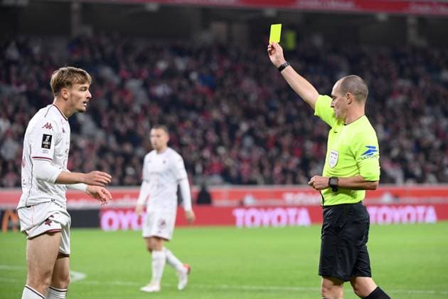 LOSC Lille v FC Metz - Ligue 1 McDonald s 2025 2026 25 Cleo MELIERES (fcm) - Benoit MILLOT (ARBITRE) during the Ligue 1 McDonald s match between Lille and Metz at Stade Pierre Mauroy on October 26, 2025 in Lille, France. Lille France  Copyright: xFEPx 776348170