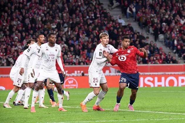 LOSC Lille v FC Metz - Ligue 1 McDonald s 2025 2026 29 Hamza IGAMANE (losc) - 25 Cleo MELIERES (fcm) - 30 Habib DIALLO (fcm) during the Ligue 1 McDonald s match between Lille and Metz at Stade Pierre Mauroy on October 26, 2025 in Lille, France. Lille France  Copyright: xFEPx 776348170