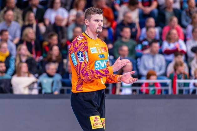 Sergey Hernandez Ferrer SC Magdeburg, No. 1 v l , TSV Hannover Burgdorf green against SC Magdeburg white on matchday 10 of the 2025 2026 season in the DAIKIN Handball Bundesliga 26 10 2025, ZAG Arena Hannover, GER , Copyright: xJanxGuentherx xTSVxHannover-Burgdorfx