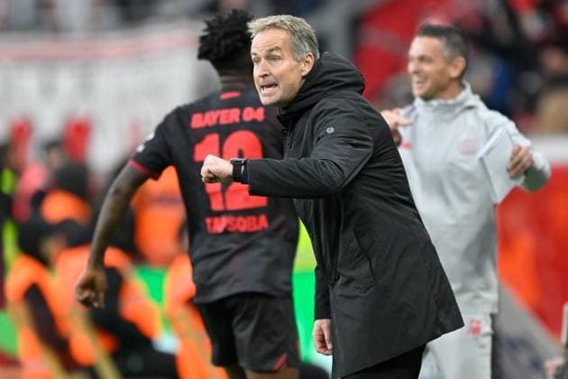 Leverkusen, Bayarena, 26 10 25, GER, Herren, 1 Bundesliga, Saison 2025 2026, Bayer 04 Leverkusen SC Freiburg Bild Trainer Kasper HJULMNAND Leverkusen Schlussjubel, Emotion, Freude Only for editorial use DFL regulations prohibit any use of photographs as image sequences and or quasi video Nordrhein Westfalen Germany