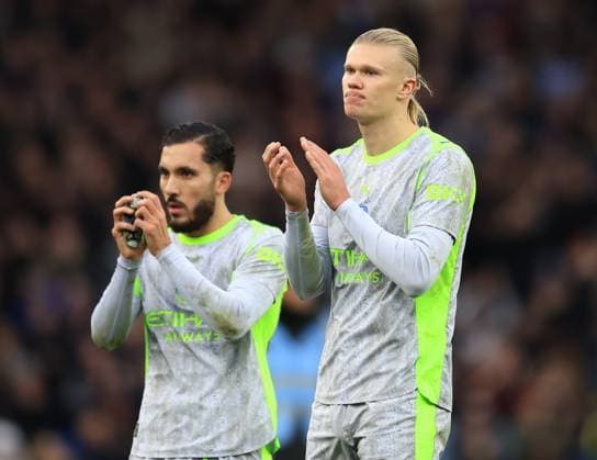 Birmingham, England, 26th October 2025. Dejected Erling Haaland of Manchester City claps the fans during the Aston Villa vs Manchester City Premier League match at Villa Park, Birmingham. Picture credit should read: Jessica Hornby Sportimage EDITORIAL USE ONLY. No use with unauthorised audio, video, data, fixture lists, club league logos or live services. Online in-match use limited to 120 images, no video emulation. No use in betting, games or single club league player publications. SPI_074_JH_Villa_City SPI-4240-0080
