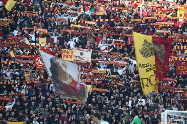 Roma™s supporters during the Serie A soccer match between Sassuolo and Roma at the Mapei Stadium Citta™ del Tricolore in Reggio Emilia - Sunday, October 26, 2025. - Soccer .  Copyright: xGiannixSantandrea LaPressex