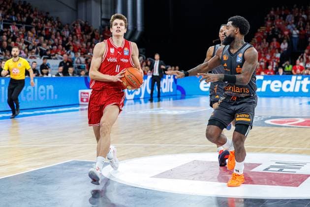 Richard Balint BMA365 Bamberg Baskets, 11 , BMA365 Bamberg Baskets vs Niners Chemnitz, Basketball, easyCredit BBL, Matchday 5, 26 10 2025 BMA365 Bamberg Baskets vs Niners Chemnitz, Basketball, easyCredit BBL, Matchday 5, 26 10 2025 Bamberg Copyright: xEibner-Pressefoto G.xSantemizx EP_EER