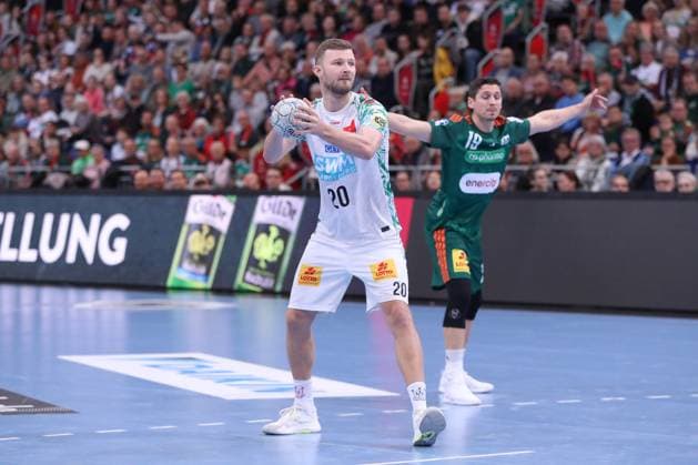 26 10 2025, xgox, Handball Daikin HBL, TSV Hannover Burgdorf SC Magdeburg emspor, v l Philipp Weber Magdeburg, 20 at Siebenmeter Hannover