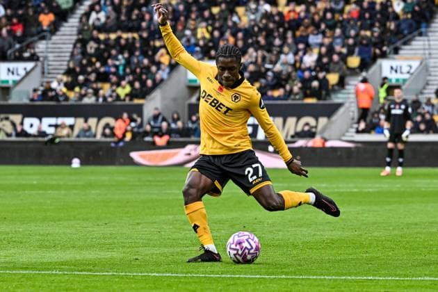 26th October 2025; Molineux Stadium, Wolverhampton, West Midlands, England; Premier League Football, Wolverhampton Wanderers versus Burnley; Jean Ricner Bellegarde of Wolverhampton Wanderers shoots at goal  GodfreyxPitt