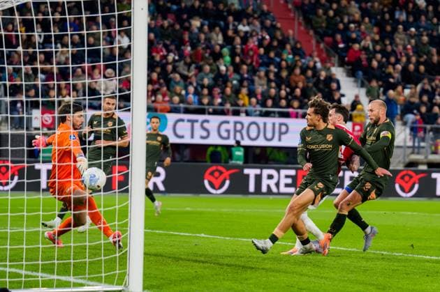 ALKMAAR , 26-10-2025 , AFAS stadium , season 2025 2026 , Dutch Eredivisie football , match between AZ and FC Utrecht , Picture shows AZ player Troy Parrott scores the 2-0 AZ - Utrecht  x31701546x Copyright:
