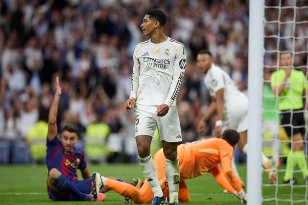 Jude Bellingham (Real Madrid CF) looks on during the LaLiga EA Sports match between Real Madrid v FC Barcelona, Barca at Santiago BernabÃ u on October 26, 2025 in Madrid, Spain. (Photo by Manu Reino DeFodi Images) Jude Bellingham Real Madrid CF looks on during the LaLiga EA Sports match between Real Madrid v FC Barcelona at Santiago BernabÃ u on October 26, 2025 in Madrid, Spain Photo by Manu Reino DeFodi Images