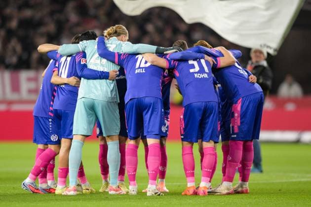 Soccer, 1 Bundesliga, 20251026, VfB Stuttgart 1 FSV Mainz 05 In the picture Mainz swears in Stuttgart MHP Arena Baden Württemberg Germany Copyright: Passion2Press MarkusxFischerx