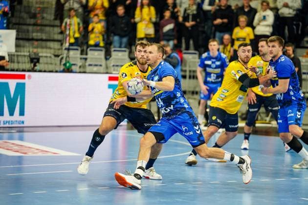 26 10 2025, xdaymx, Handball Daikin HBL, Rhein Neckar Loewen TVB Stuttgart v l vl Seven Jacobsen RNL , Kai Häfner TVB , Jannik Kohlbacher RNL , Gianfranco Pribetic TVB Mannheim