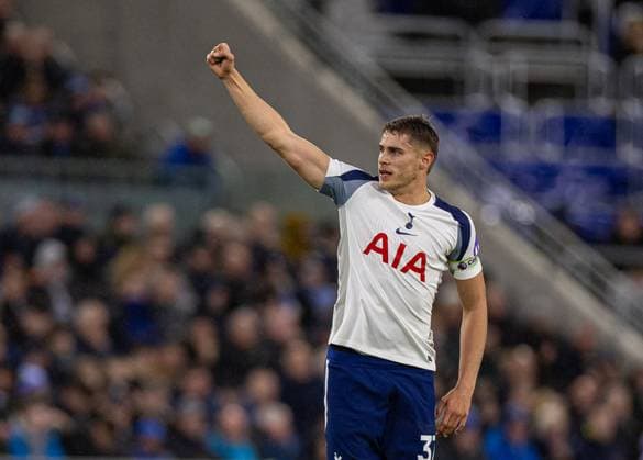 Football - FA Premier League - Everton FC v Tottenham Hotspur FC LIVERPOOL, ENGLAND - Sunday, October 26, 2025: Tottenham Hotspur s Micky van de Ven celebrates after scoring the first goal during the FA Premier League match between Everton FC and Tottenham Hotspur FC at Bramley-Moore Dock. (Photo by David Rawcliffe Propaganda) LIVERPOOL Bramley-Moore Dock MERSEYSIDE ENGLAND  Copyright: xDavidxRawcliffex P2025-10-26-Everton_Tottenham-3