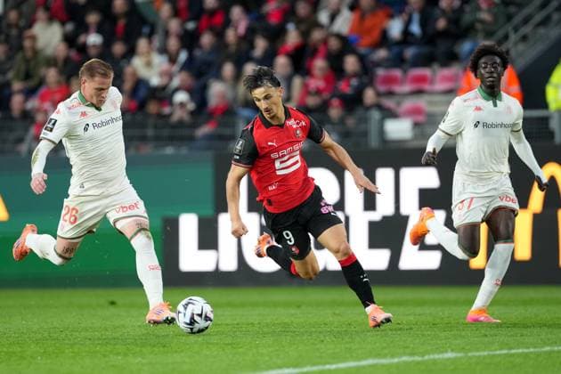Stade Rennais FC v OGC Nice - Ligue 1 McDonald s 2025 2026 26 Melvin BARD (ogcn) - 09 Esteban LEPAUL (srfc) during the Ligue 1 McDonald s match between Rennes and Nice at Roazhon Park on October 26, 2025 in Rennes, France. Rennes France  Copyright: xFEPx 776348174