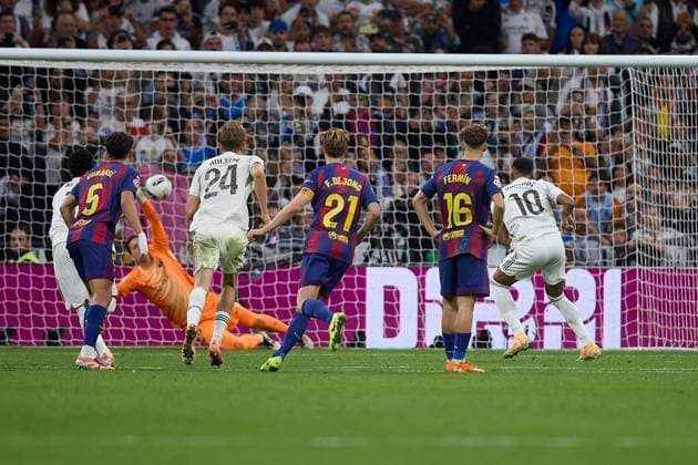 Kylian Mbappe (Real Madrid CF) misses the penalty shoot during the LaLiga EA Sports match between Real Madrid v FC Barcelona, Barca at Santiago BernabÃ u on October 26, 2025 in Madrid, Spain. (Photo by Manu Reino DeFodi Images) Kylian Mbappe Real Madrid CF misses the penalty shoot during the LaLiga EA Sports match between Real Madrid v FC Barcelona at Santiago BernabÃ u on October 26, 2025 in Madrid, Spain Photo by Manu Reino DeFodi Images